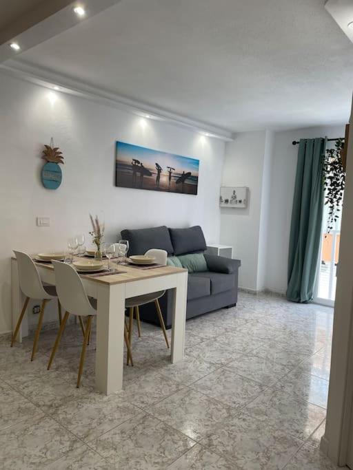 Giovina Living Av Suecia 150M From Beach Los Cristianos  Bagian luar foto