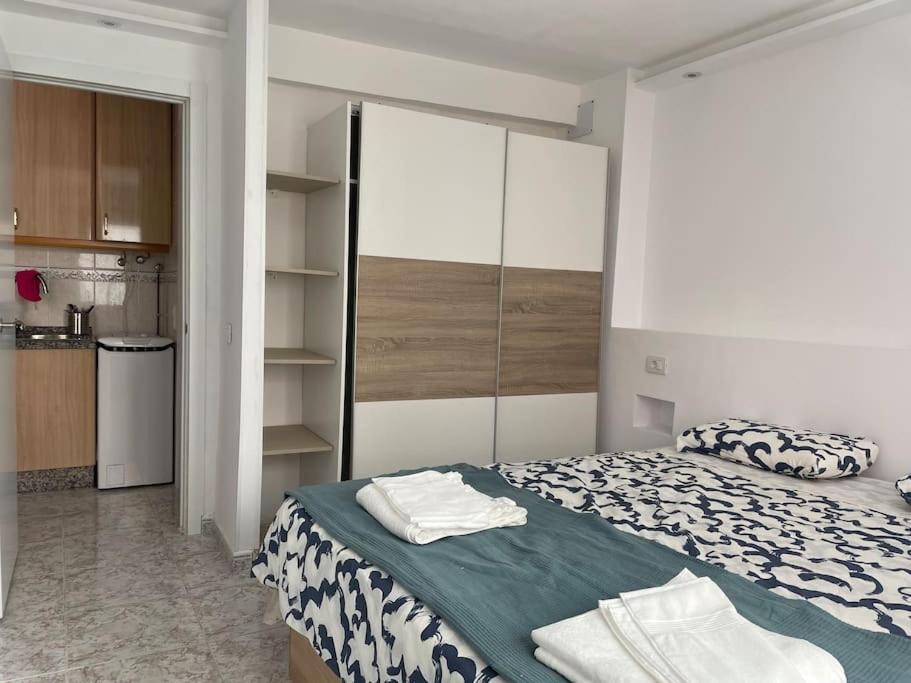 Giovina Living Av Suecia 150M From Beach Los Cristianos  Bagian luar foto