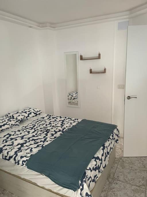 Giovina Living Av Suecia 150M From Beach Los Cristianos  Bagian luar foto